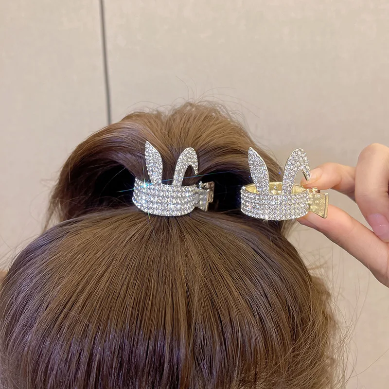 2022 New Pearl Zircon Cute Rabbit Ears Hair Claw Girl High Ponytail Clip Fixed Hairpin Claw Clip Hair Accessories Headwear
2022 New Pearl Zircon Cute Rabbit Ears Hair Claw Girl High Ponytail Clip Fixed Hairpin Claw Clip Hair Accessories Headwear