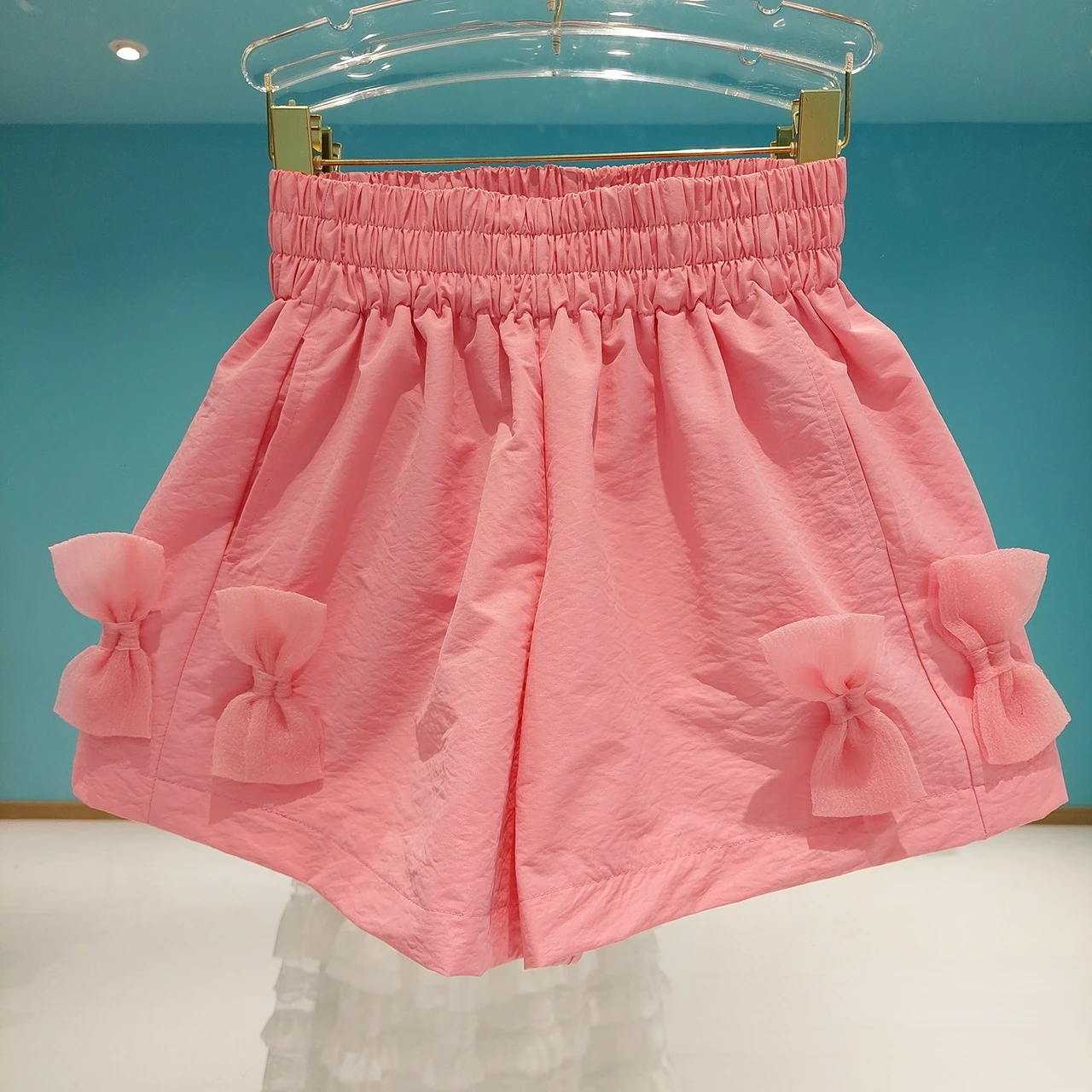 2022 Summer Sweet Shorts for Women Soft Wind Elastic High Waist All-Matching Mesh Bow Three-Dimensional Decoration Short Girl 
2022 Summer Sweet Shorts for Women Soft Wind Elastic High Waist All-Matching Mesh Bow Three-Dimensional Decoration Short Girl