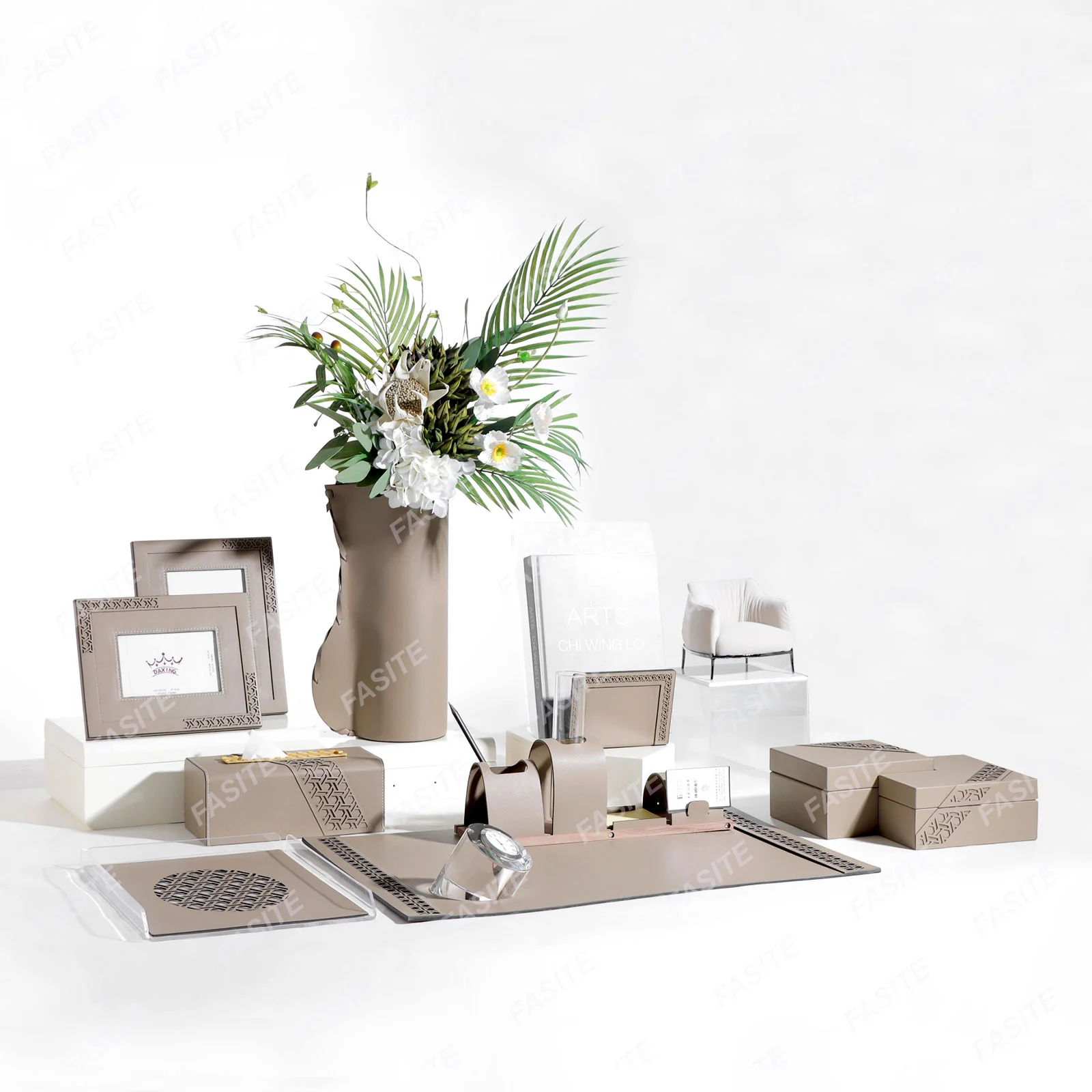 Modern minimalist jewelry box, photo frame, bookshelf combination, sample room decoration, bedroom and study decoration
Modern minimalist jewelry box, photo frame, bookshelf combination, sample room decoration, bedroom and study decoration