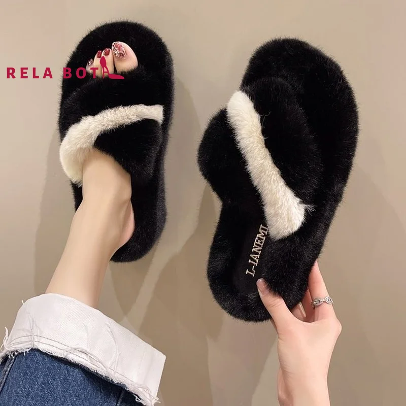 Thick Sole Wedge Heel Large Size Slipper Female Black and White Matching Home Thick Sole Outside Wear Flip-flops Slippers Women
Thick Sole Wedge Heel Large Size Slipper Female Black and White Matching Home Thick Sole Outside Wear Flip-flops Slippers Women