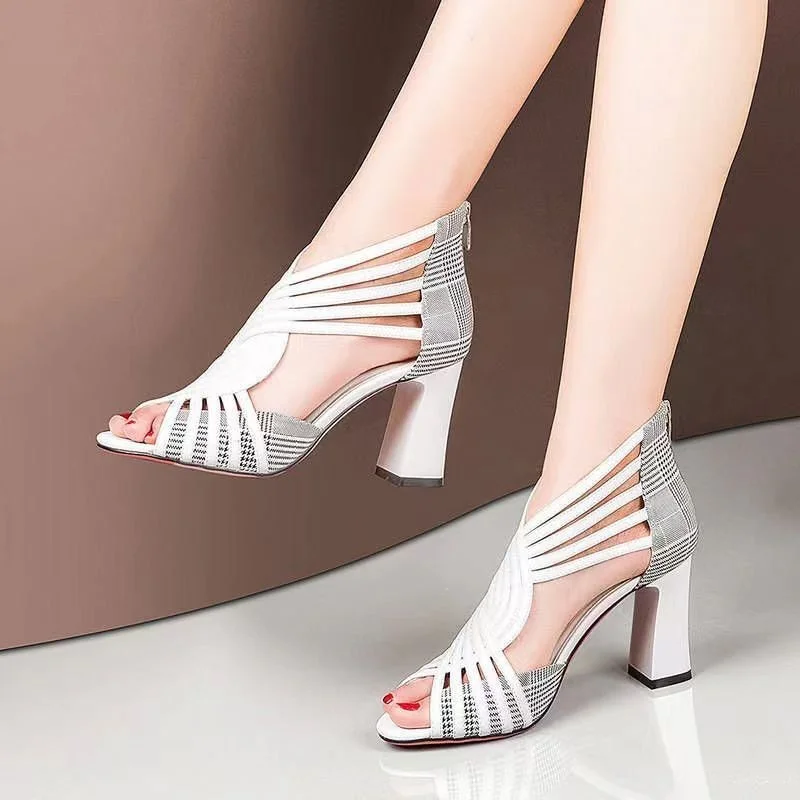 2022 New Summer High-Heeled Sandals Women's Thick Heel Hollow Fish Mouth Sandals Versatile Women's Shoes Breathable And Comforta
2022 New Summer High-Heeled Sandals Women's Thick Heel Hollow Fish Mouth Sandals Versatile Women's Shoes Breathable And Comforta