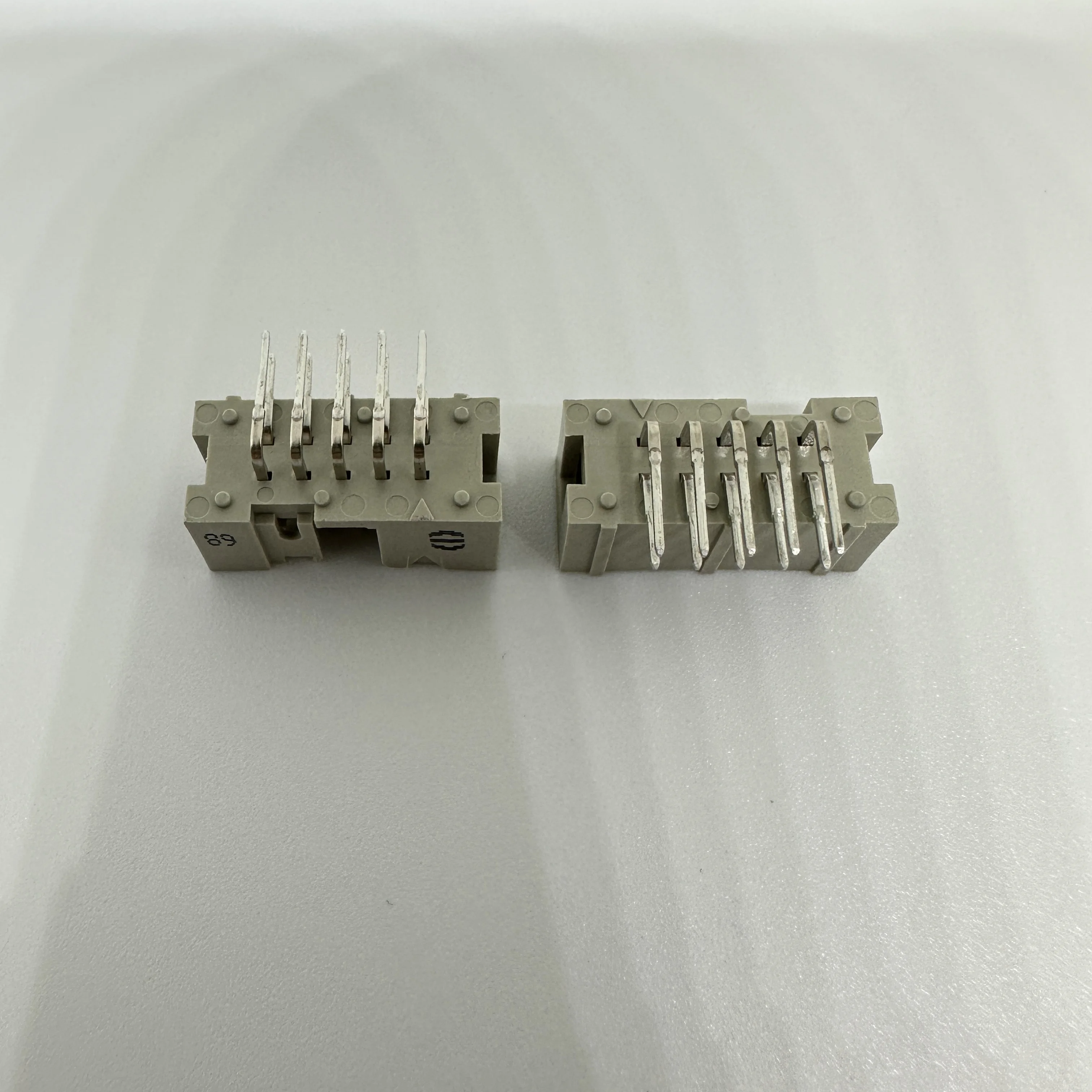 New original 09185106323 package Connector chip integrated circuit IC
New original 09185106323 package Connector chip integrated circuit IC