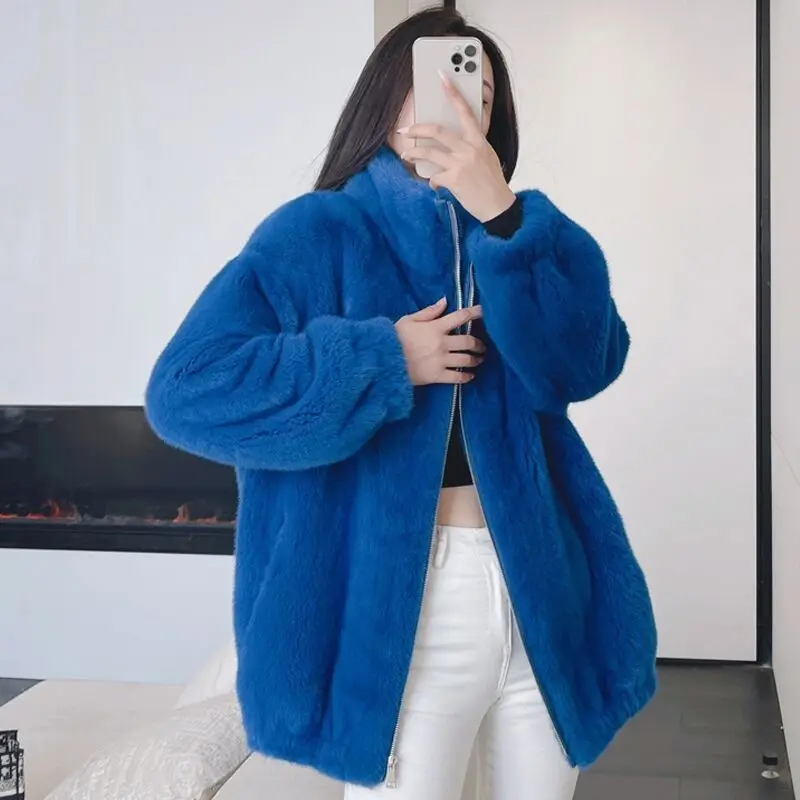 Winter Women Jackets Furry Coats Women Faux Fur Vintage Warmful New Personality Soft Elegent Casual Loose Fake Streetwear C06
Winter Women Jackets Furry Coats Women Faux Fur Vintage Warmful New Personality Soft Elegent Casual Loose Fake Streetwear C06