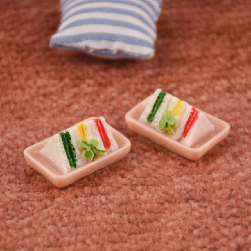 1/12 Doll House Mini Furniture Miniature Props Simulation Triangle Cake Model Shooting Props Camera Decoration
1/12 Doll House Mini Furniture Miniature Props Simulation Triangle Cake Model Shooting Props Camera Decoration
