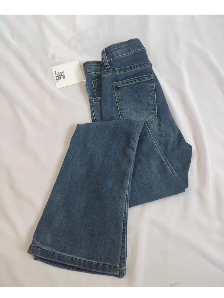 Повседневные расклешенные джинсы с высокой талией, облегающие удобные джинсы для женщин, осень 2022, эластичные модные джинсовые брюки в Корейском стиле с эффектом потертости
Повседневные расклешенные джинсы с высокой талией, облегающие удобные джинсы для женщин, осень 2022, эластичные модные джинсовые брюки в Корейском стиле с эффектом потертости