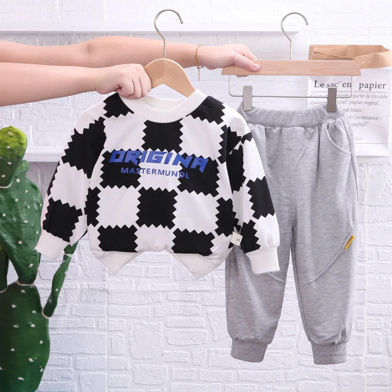 Baby boy clothes spring and autumn long-sleeved cotton boy plaid new fashion suit boy round neck sweater + trousers boy 2pcs set 
Baby boy clothes spring and autumn long-sleeved cotton boy plaid new fashion suit boy round neck sweater + trousers boy 2pcs set