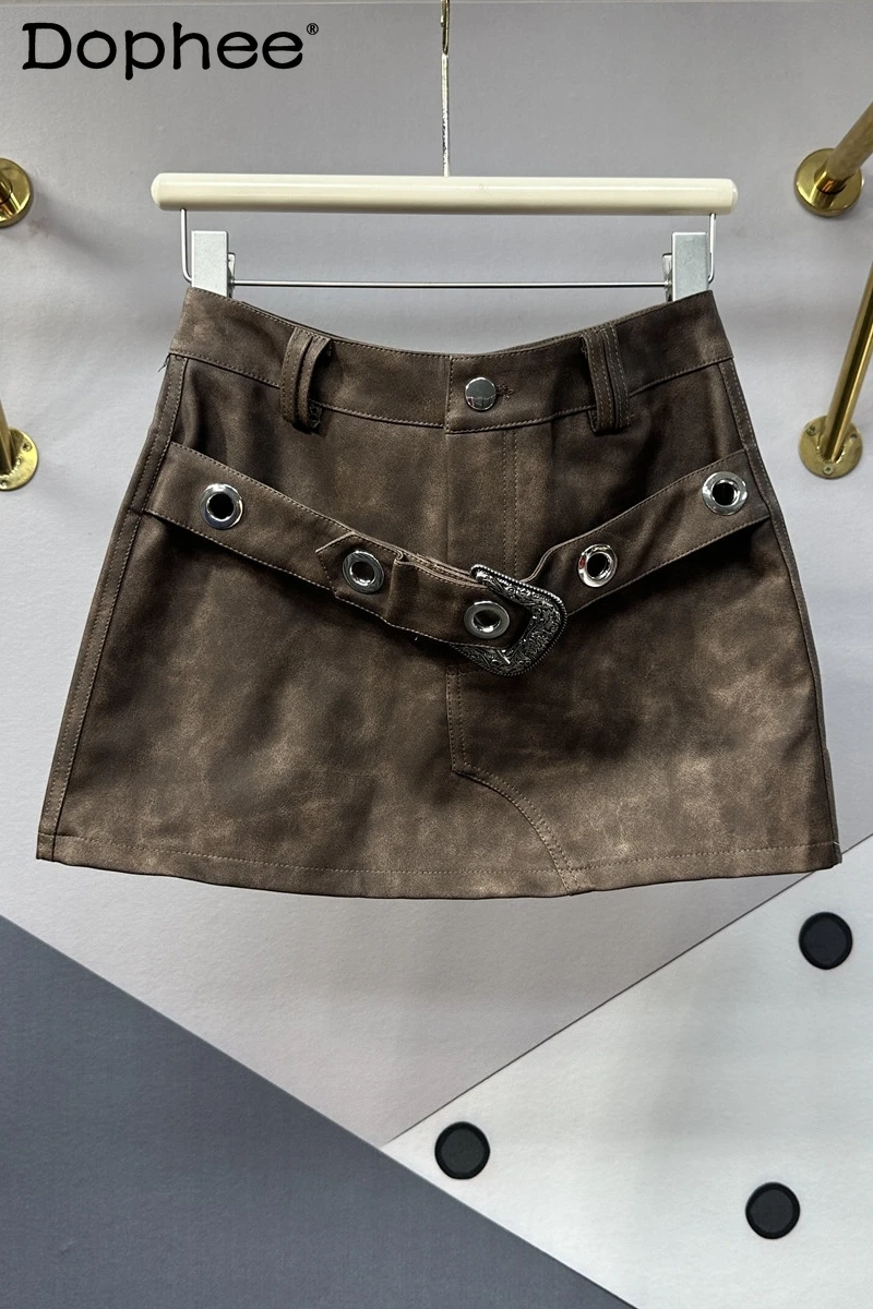 Осенняя Новая модная универсальная юбка из искусственной кожи с эффектом потертости, Женская свободная трапециевидная мини-юбка с завышенной талией в стиле High Street
Осенняя Новая модная универсальная юбка из искусственной кожи с эффектом потертости, Женская свободная трапециевидная мини-юбка с завышенной талией в стиле High Street