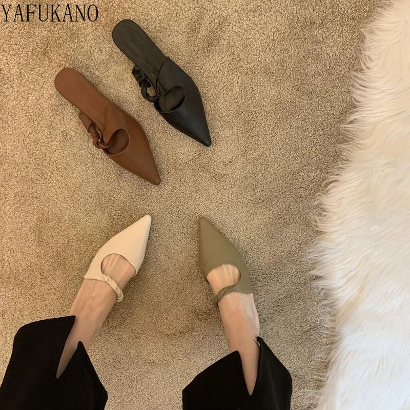 Baotou Pointed Half Slippers Summer Womens Slides Temperament Sweet Bow 4cm Mid Heel High Heels Fashion Simple Retro Mules Pumps
Baotou Pointed Half Slippers Summer Womens Slides Temperament Sweet Bow 4cm Mid Heel High Heels Fashion Simple Retro Mules Pumps