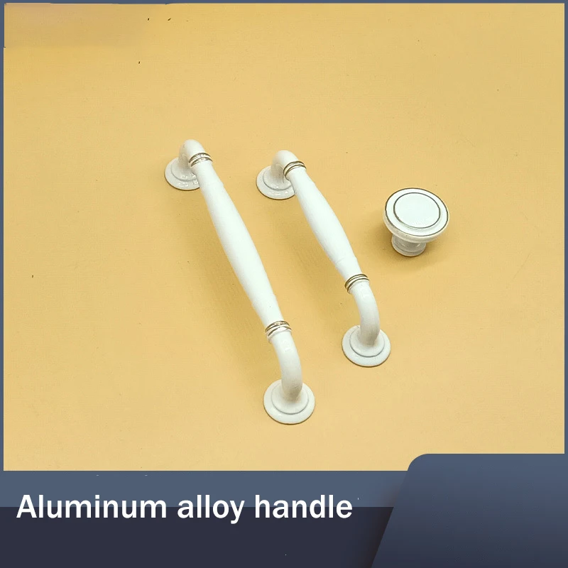 2022 Wardrobe cabinet drawer handle European style modern minimalist shoe cabinet door handle aluminum alloy small handle
2022 Wardrobe cabinet drawer handle European style modern minimalist shoe cabinet door handle aluminum alloy small handle