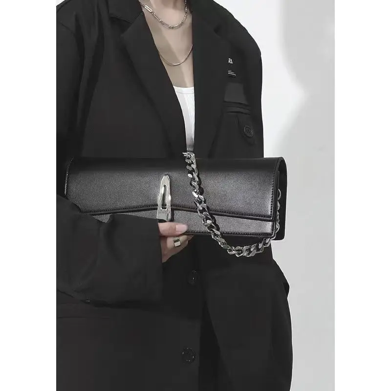 Retro Chain Underarm Bag Fashion Baguette Bag Women's 2022 New Niche Design Solid Color Shoulder Bags cool Ladies Handbag Clutch
Retro Chain Underarm Bag Fashion Baguette Bag Women's 2022 New Niche Design Solid Color Shoulder Bags cool Ladies Handbag Clutch