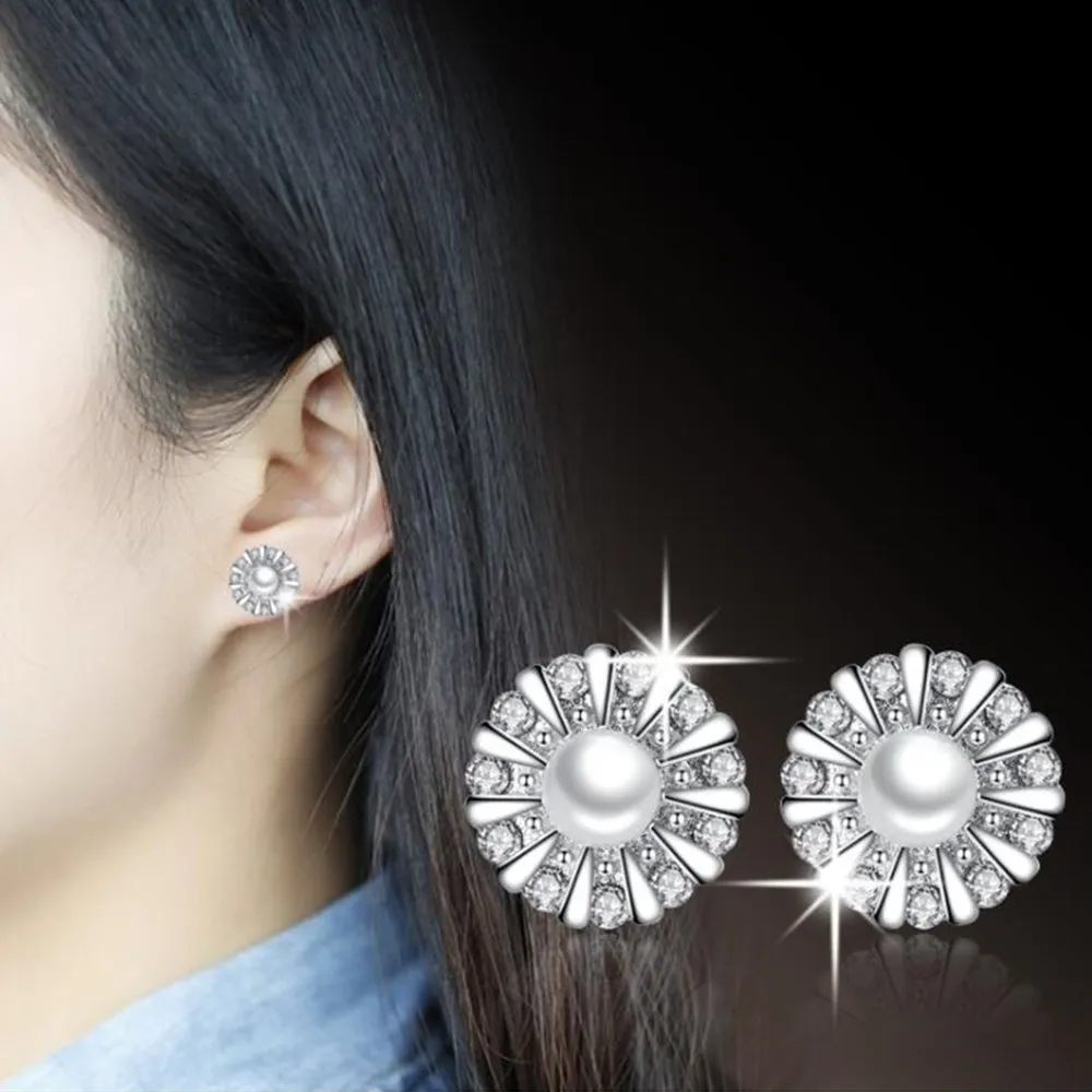 NEHZY Silver plating new Zircon woman Stud Earrings High Quality Retro Simple Flower Pearl Hot Sale Jewelry
NEHZY Silver plating new Zircon woman Stud Earrings High Quality Retro Simple Flower Pearl Hot Sale Jewelry