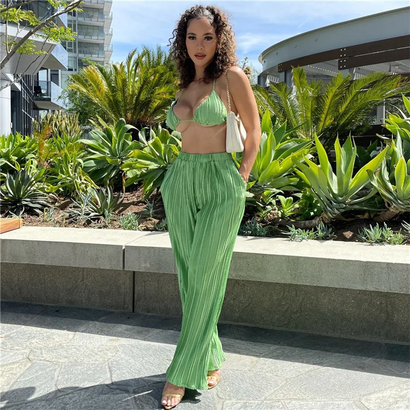 Комплект из двух предметов женский однотонный с рюшами, пикантный бандажный бюстгальтер с V-образным вырезом и лямкой на шее и Свободные повседневные широкие брюки с карманами, наряды в стиле High Street
Комплект из двух предметов женский однотонный с рюшами, пикантный бандажный бюстгальтер с V-образным вырезом и лямкой на шее и Свободные повседневные широкие брюки с карманами, наряды в стиле High Street