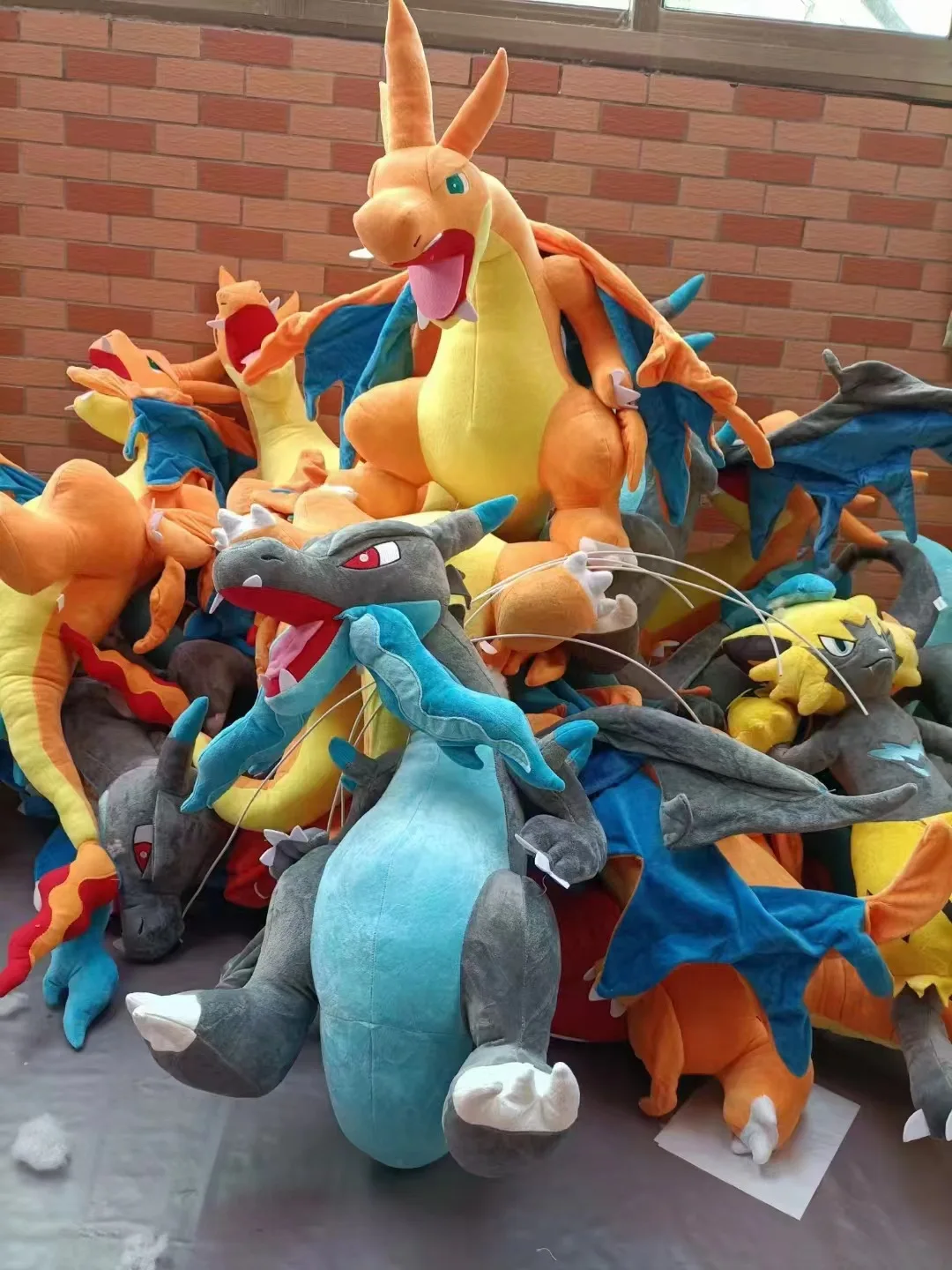 New Big Size Pokemon Blue Yellow Charizard Plush Toys 70cm Stuffed Doll Christmas Kid Gift
New Big Size Pokemon Blue Yellow Charizard Plush Toys 70cm Stuffed Doll Christmas Kid Gift