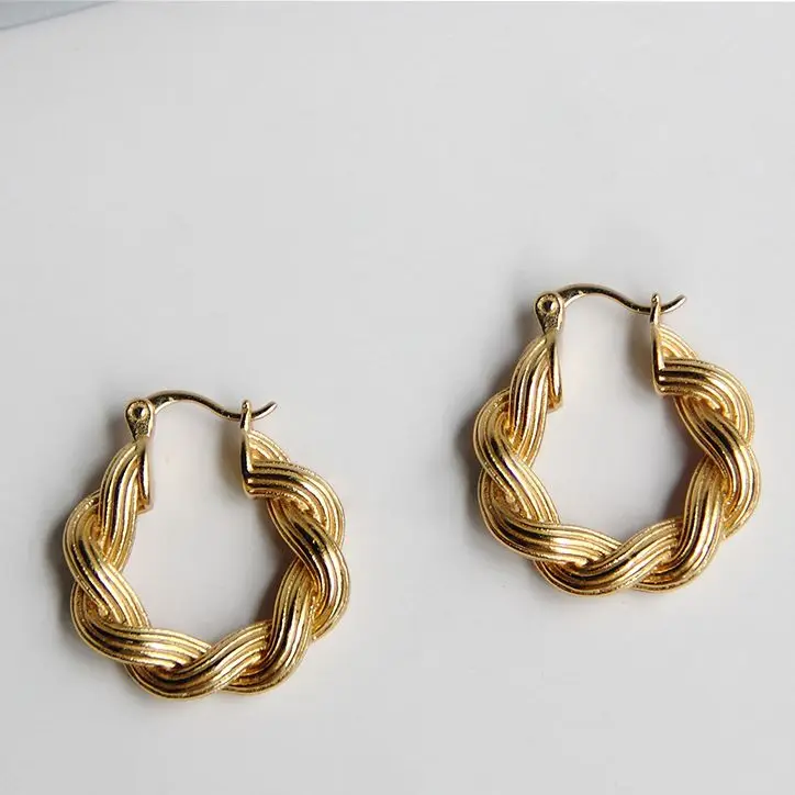 Fashion Famous Brand Designer Brass Twisted Braided Circle 18K Gold Earrings For Women Luxury Jewelry High Quality Trend 2023
Fashion Famous Brand Designer Brass Twisted Braided Circle 18K Gold Earrings For Women Luxury Jewelry High Quality Trend 2023
