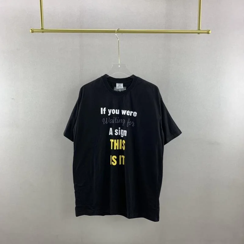 22SS Character Letter Slogan Printing 100% Cotton EU Size Vetements T Shirt Men Women Streetwear Summer Genshin Impact Techwear
22SS Character Letter Slogan Printing 100% Cotton EU Size Vetements T Shirt Men Women Streetwear Summer Genshin Impact Techwear