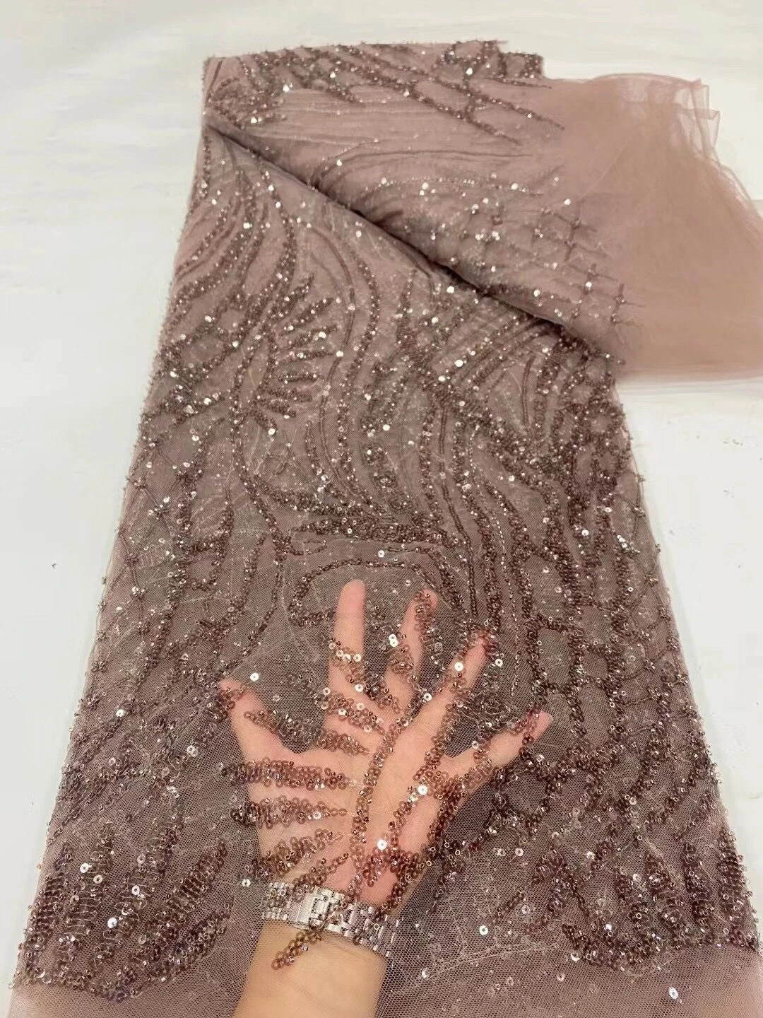 2024 High Quality African Nigerian Tulle Lace Fabric Sequins Embroidery Elegant French Guipure Wedding Party Dress Beaded 5Yards
2024 High Quality African Nigerian Tulle Lace Fabric Sequins Embroidery Elegant French Guipure Wedding Party Dress Beaded 5Yards