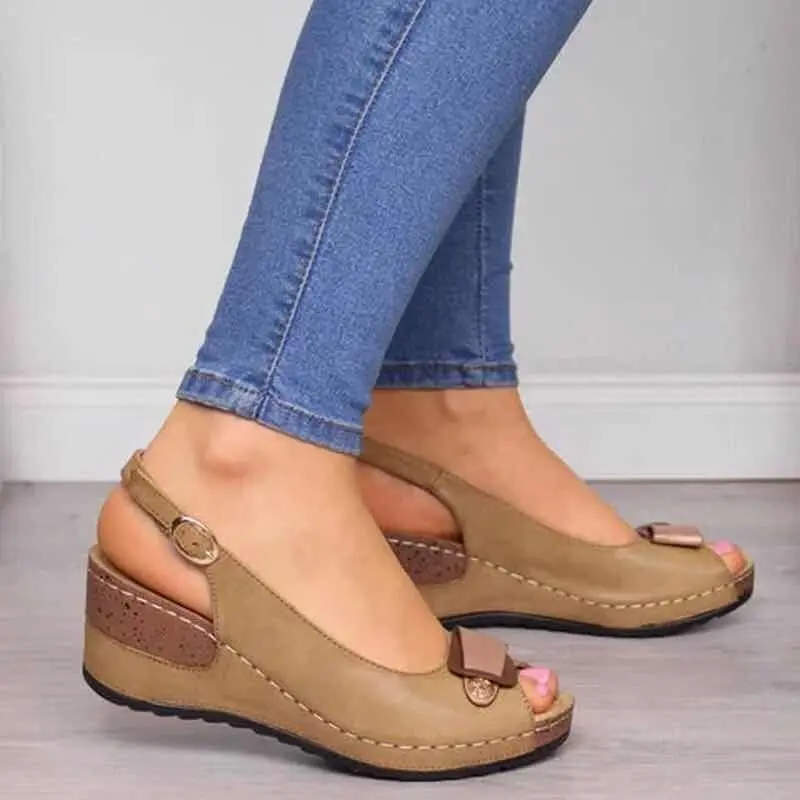 New Large Size Fashion Women's Shoes Wedge High Heel Fish Mouth Buckle Sandals Women Platform Sandals Leather Gladiator Sandals
New Large Size Fashion Women's Shoes Wedge High Heel Fish Mouth Buckle Sandals Women Platform Sandals Leather Gladiator Sandals