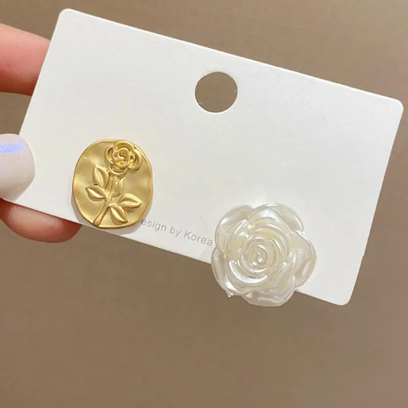 Vintage Asymmetrical Matte Rose Earrings Elegant Pearl Flower Piercing Ear Stud Earrings Korean Style Ear Accessories for Women
Vintage Asymmetrical Matte Rose Earrings Elegant Pearl Flower Piercing Ear Stud Earrings Korean Style Ear Accessories for Women