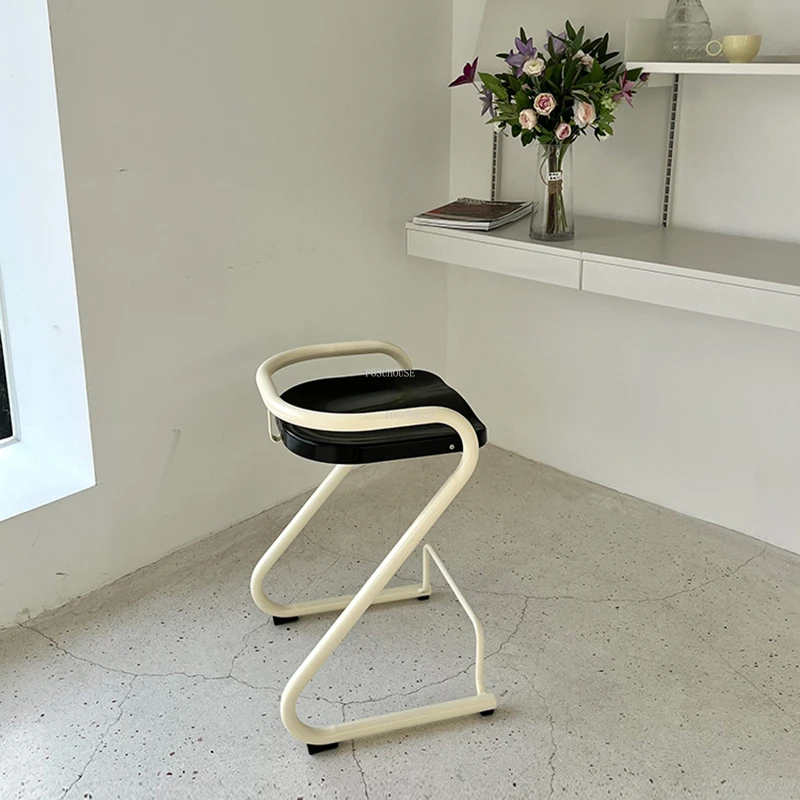 Modern Wrought Iron Bar Chairs Luxury High Stool Nordic Creative Bar Chairs Plastic Relaxing Taburetes Cocinas Home Furniture
Modern Wrought Iron Bar Chairs Luxury High Stool Nordic Creative Bar Chairs Plastic Relaxing Taburetes Cocinas Home Furniture