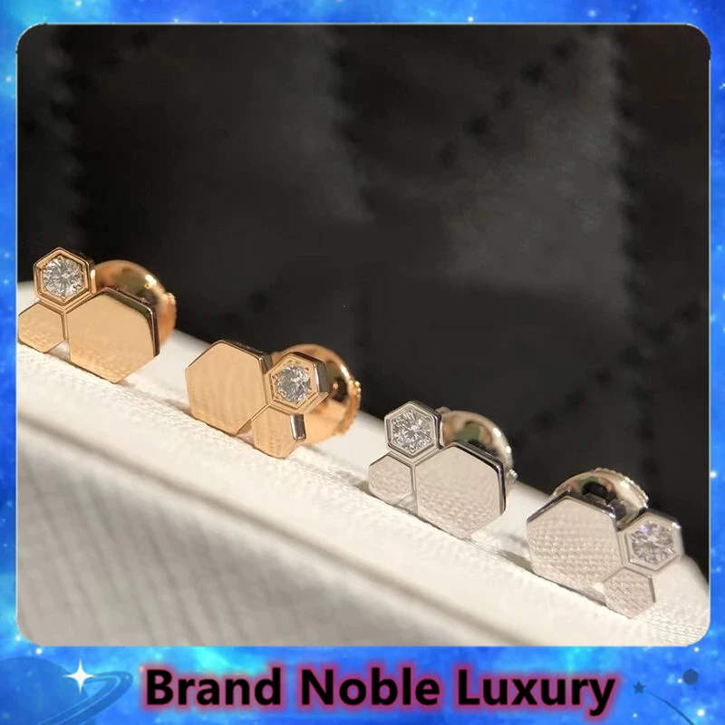 2023 New S925 Sterling Silver Honeycomb Earrings Fashion Diamonds Hive Ear Studs European Famous Brand Luxury Jewelry Gifts
2023 New S925 Sterling Silver Honeycomb Earrings Fashion Diamonds Hive Ear Studs European Famous Brand Luxury Jewelry Gifts