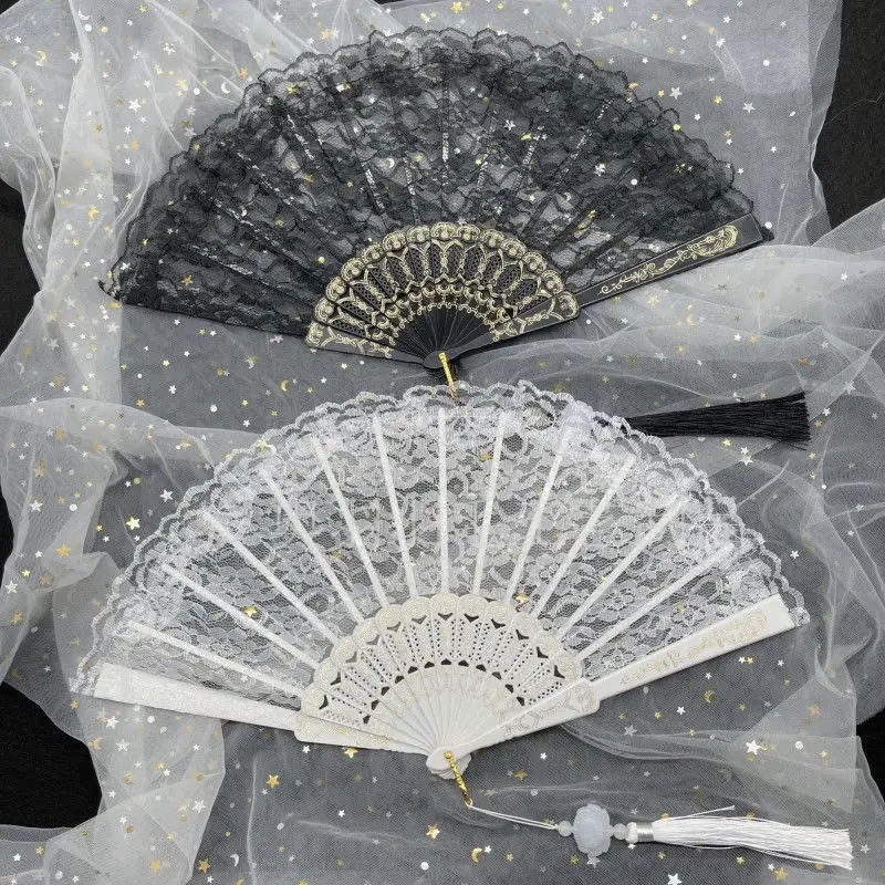 Woondecoratie Klassieke Lolita Veer Fan Zwart Wit Kant Vouwen Ventilator Foto Props Cheongsam Catwalk Dance Vouwen Fan
Woondecoratie Klassieke Lolita Veer Fan Zwart Wit Kant Vouwen Ventilator Foto Props Cheongsam Catwalk Dance Vouwen Fan
