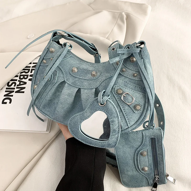 

New Underarm Female Rivet Locomotive Folded Crescent Mother Single Shoulder Crossbody Bag