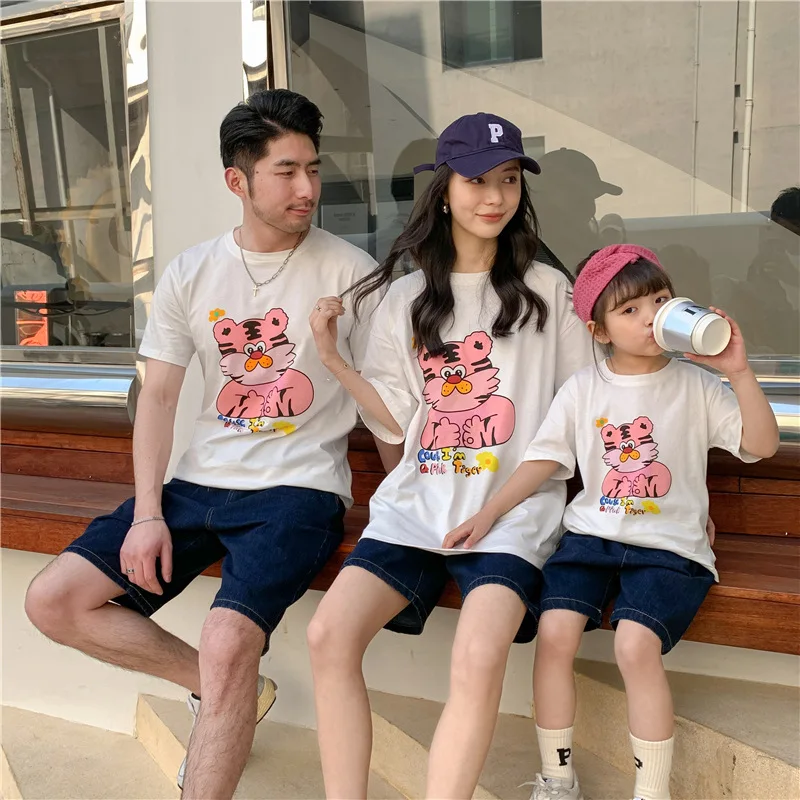 

Family Look t-Shirt 2022 Summer Children's Summer Clothes t-Shirts For Dad Mom And Son Daughter Cartoon Clothing Baby Tees Tops