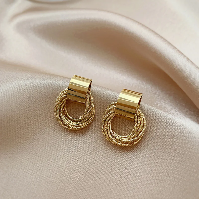 Retro Gold Colour Multiple Circle Pendant Earrings Fashion Wedding Party Jewelry Unusual Earrings For Woman
Retro Gold Colour Multiple Circle Pendant Earrings Fashion Wedding Party Jewelry Unusual Earrings For Woman