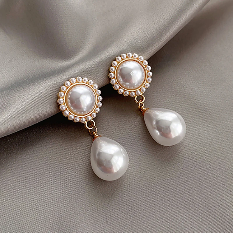 Baroque White Pearl Dangle Earrings for Women Water Drop Long Hanging Earrings Elegant Luxury Wedding Jewelry aretes de mujer
Baroque White Pearl Dangle Earrings for Women Water Drop Long Hanging Earrings Elegant Luxury Wedding Jewelry aretes de mujer