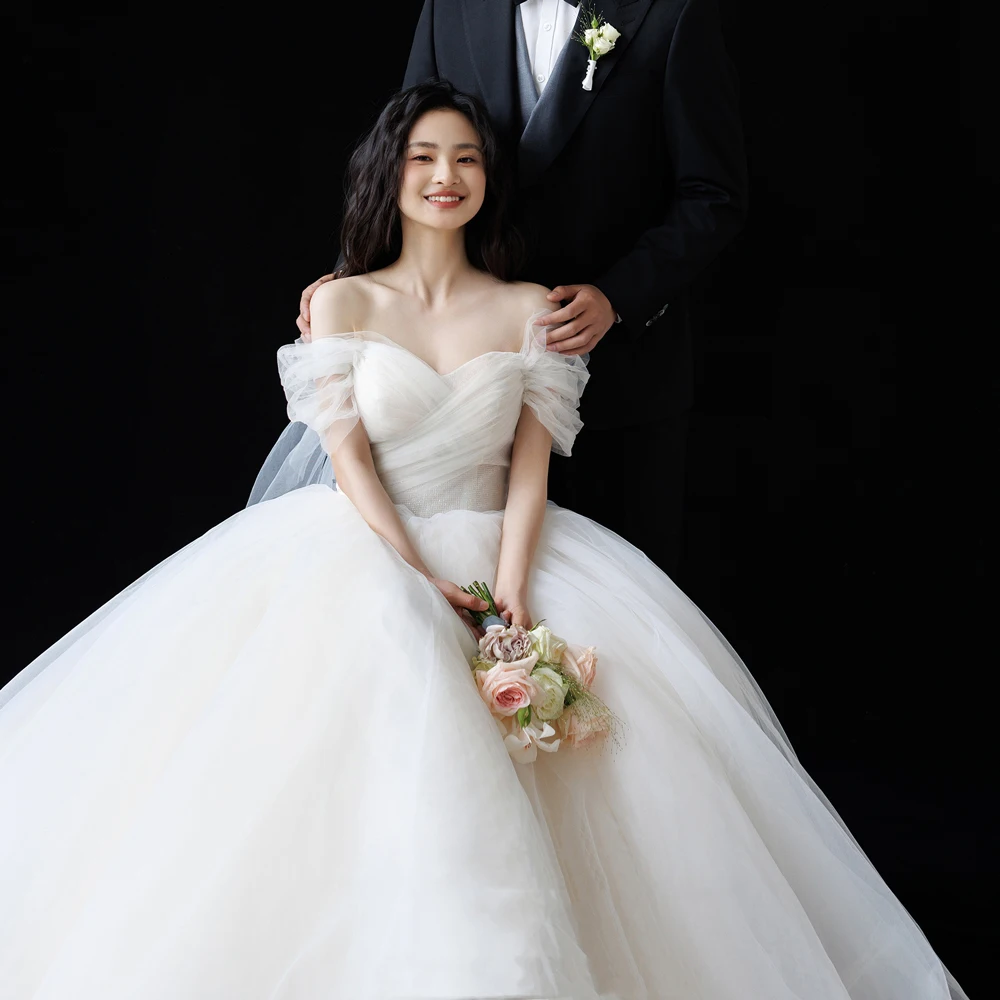 Stylish simple short-sleeve Off the shoulder Classic Ball gown White Wedding dress strapless bow Custom corset style for wedding
Stylish simple short-sleeve Off the shoulder Classic Ball gown White Wedding dress strapless bow Custom corset style for wedding