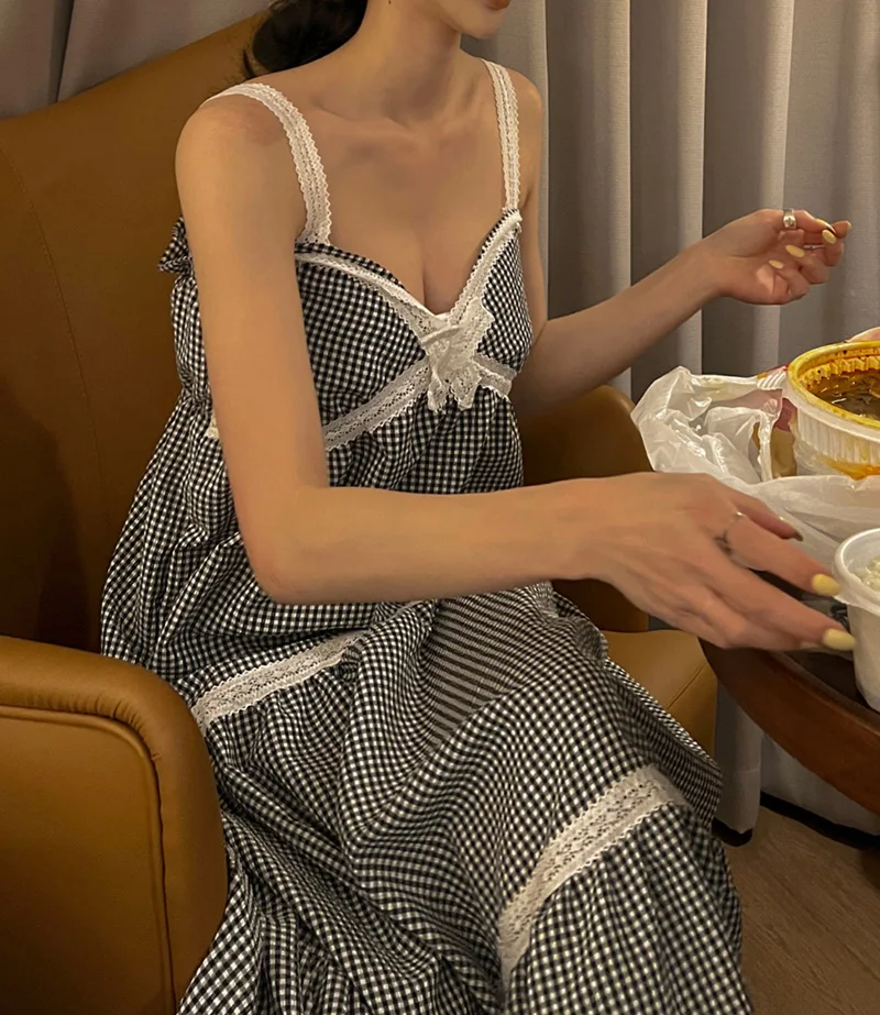 Vintage Plaid Summer Nightgown Women Spaghetti Strap Long Sleepwear Cotton V-Neck Loose Casual Sweet Night Dress V-Neck
Vintage Plaid Summer Nightgown Women Spaghetti Strap Long Sleepwear Cotton V-Neck Loose Casual Sweet Night Dress V-Neck
