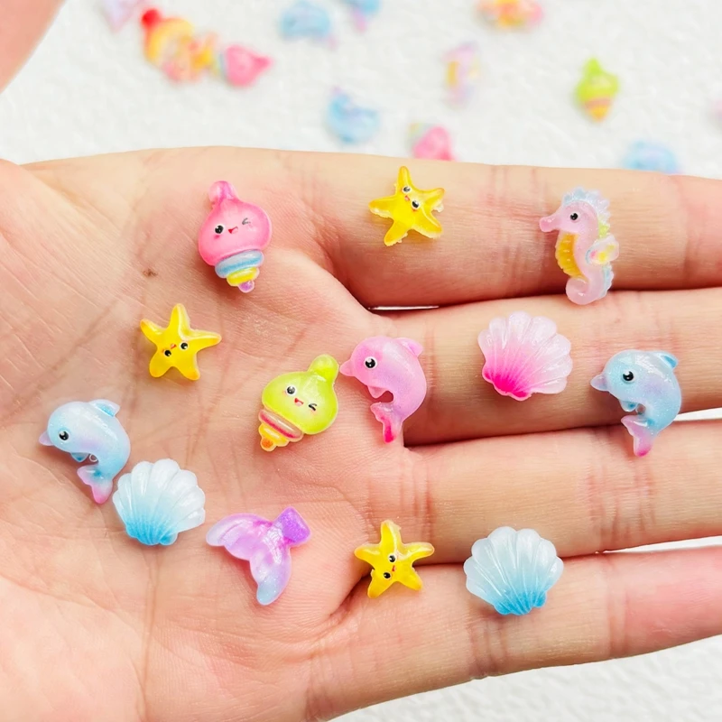 50 шт. новые милые мини-смола с героями мультфильмов, морские животные, дельфины, орнамент с плоской задней частью, изготовление ювелирных изделий, маникюр, аксессуары для волос A39
50 шт. новые милые мини-смола с героями мультфильмов, морские животные, дельфины, орнамент с плоской задней частью, изготовление ювелирных изделий, маникюр, аксессуары для волос A39