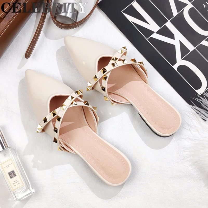 

2022 summer new fashion outdoor slippers female Korean edition pointed leather flat rivets Muller shoes history free delivery