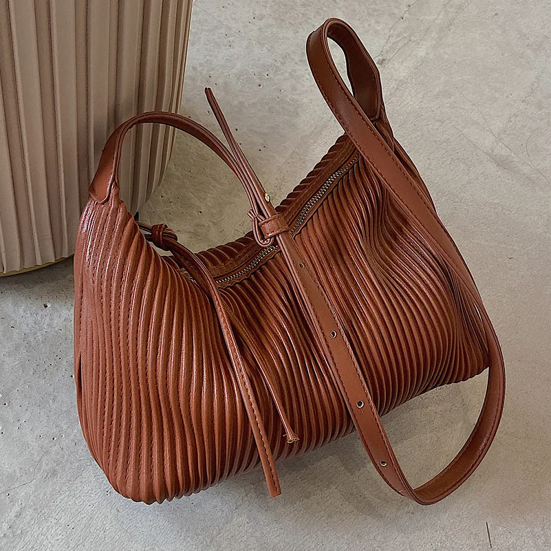 New Fold Design Women Shoulder Bags PU Leather Female Hobos Crossbody Messenger Bags Small Soft Stripe Ladies Handbag and Purses
New Fold Design Women Shoulder Bags PU Leather Female Hobos Crossbody Messenger Bags Small Soft Stripe Ladies Handbag and Purses