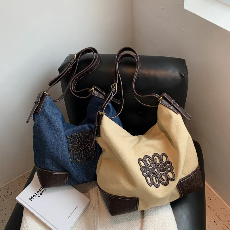Autumn Retro Embossed Canvas Bag Female 2022 New Fashion Casual Tote Cloth Pocket Cotton Shoulder Bag
Autumn Retro Embossed Canvas Bag Female 2022 New Fashion Casual Tote Cloth Pocket Cotton Shoulder Bag