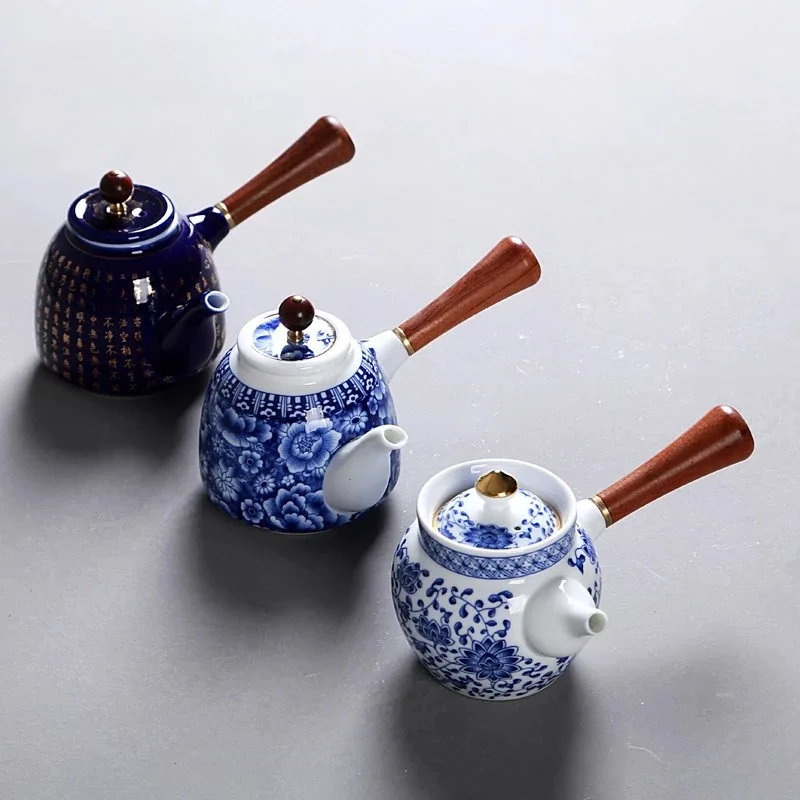 Ceramic Kung Fu Tea Set Teapot Large Blue and White Porcelain Side Handle Teapot Teapot Filter
Ceramic Kung Fu Tea Set Teapot Large Blue and White Porcelain Side Handle Teapot Teapot Filter