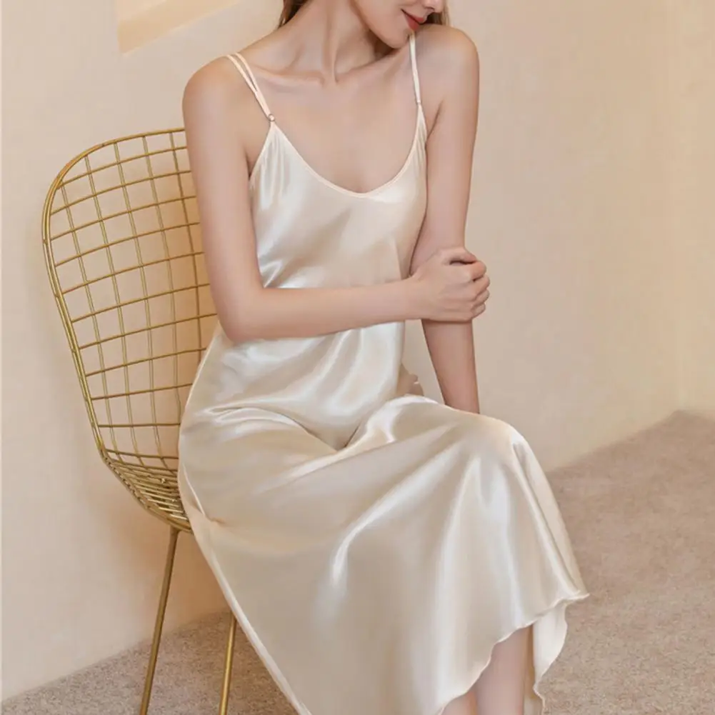 Women Nightdress V-neck Sleeveless Smooth Satin Lady Nightdress Adjustable Shoulder Straps Women Thin Sleeping Dress
Women Nightdress V-neck Sleeveless Smooth Satin Lady Nightdress Adjustable Shoulder Straps Women Thin Sleeping Dress