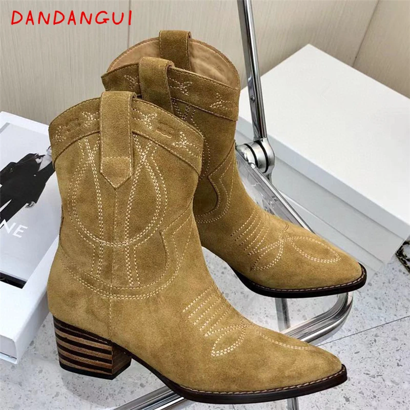 Retro Women's Western Cowboy Boots Luxury Designer Genuine Leather Female Motorcycle Boots Autumn Winter Platform Ladies Shoes
Retro Women's Western Cowboy Boots Luxury Designer Genuine Leather Female Motorcycle Boots Autumn Winter Platform Ladies Shoes