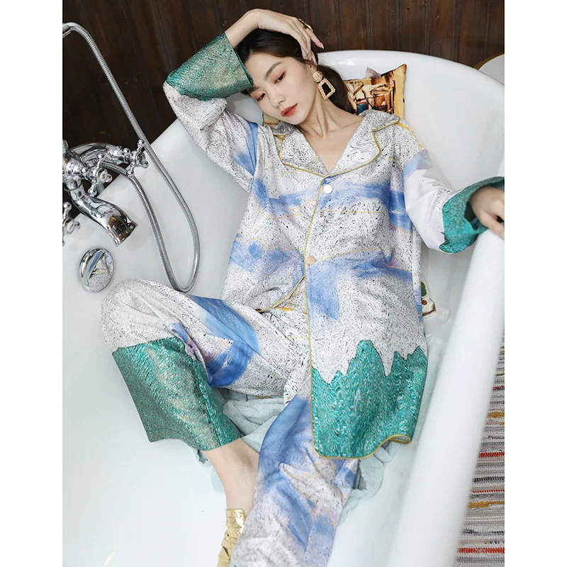 Satin Loose Sleepwear for Female Luxurious Women's Pyjama Set Silk Long Sleeve Spring Autumn Ladies Pajama Set 2 Pcs with Pants
Satin Loose Sleepwear for Female Luxurious Women's Pyjama Set Silk Long Sleeve Spring Autumn Ladies Pajama Set 2 Pcs with Pants