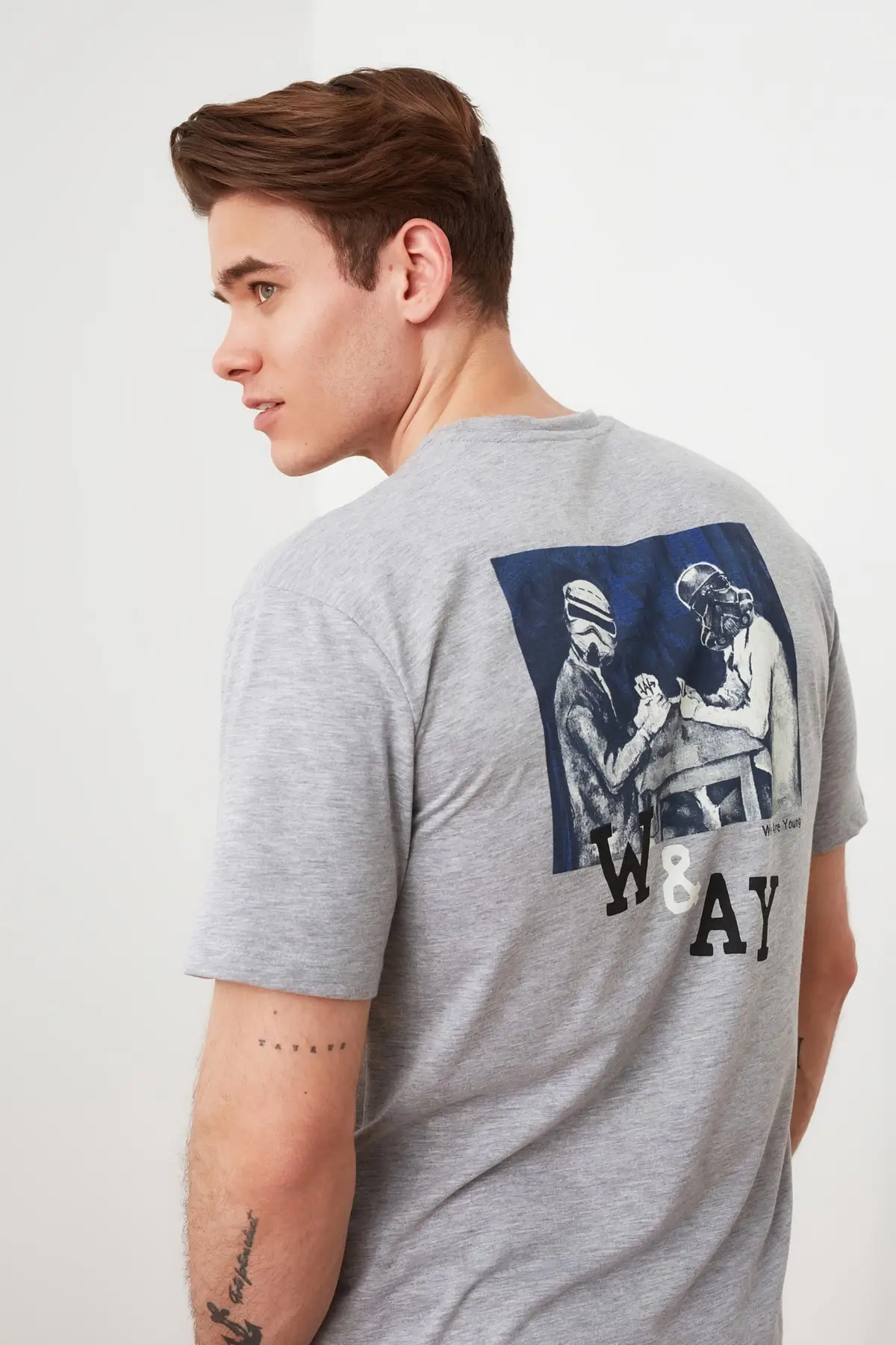 Trendyol Men Oversize Short-Sleeve Printed T-Shirt TMNSS21TS3166
Trendyol Men Oversize Short-Sleeve Printed T-Shirt TMNSS21TS3166