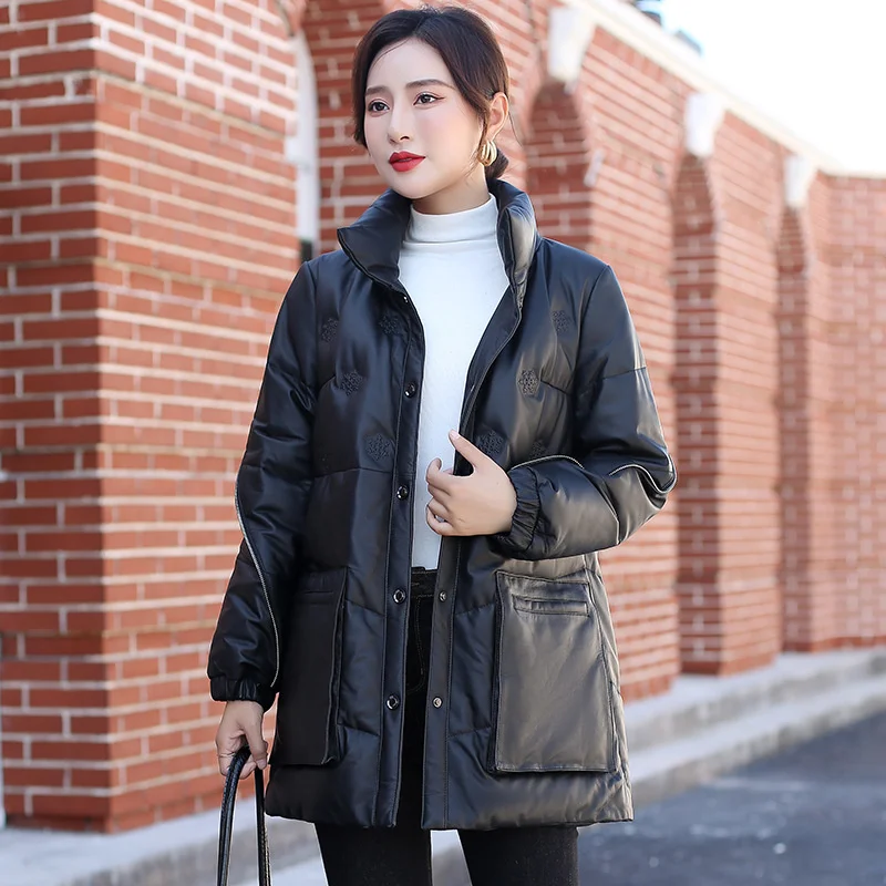 100% genuine leather real Autumn and Winter 2023 New Genuine Leather Garment Women Sheepskin Embossed Short Down jacket Women'
100% genuine leather real Autumn and Winter 2023 New Genuine Leather Garment Women Sheepskin Embossed Short Down jacket Women'