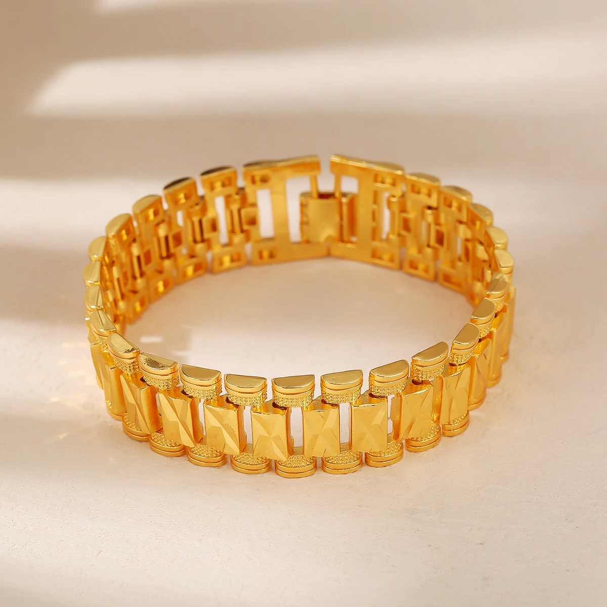 Selead Design Fashion simple atmosphere men's and women's bracelets vintage barb clasp bracelets jewelry gifts
Selead Design Fashion simple atmosphere men's and women's bracelets vintage barb clasp bracelets jewelry gifts