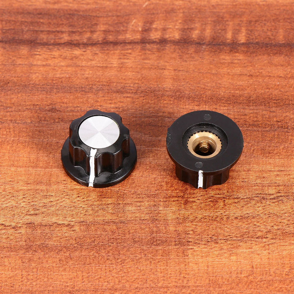 15 Pcs Potentiometer Knob Rotary Switch Bakelite Control 1.8X1.5cm Black Knurled Shaft
15 Pcs Potentiometer Knob Rotary Switch Bakelite Control 1.8X1.5cm Black Knurled Shaft