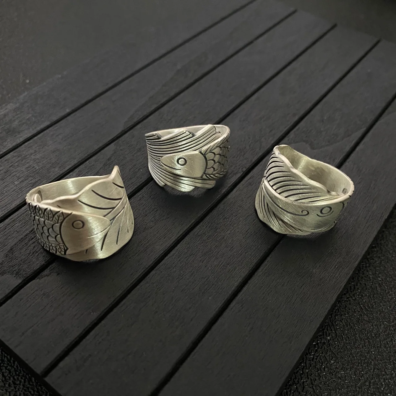 999 Real Pure Silver Arowana Shape Finger Ring for Women Men Retro Ethnic Matte Fish Scale Adjustable Open Ring Jewelry JZ080
999 Real Pure Silver Arowana Shape Finger Ring for Women Men Retro Ethnic Matte Fish Scale Adjustable Open Ring Jewelry JZ080