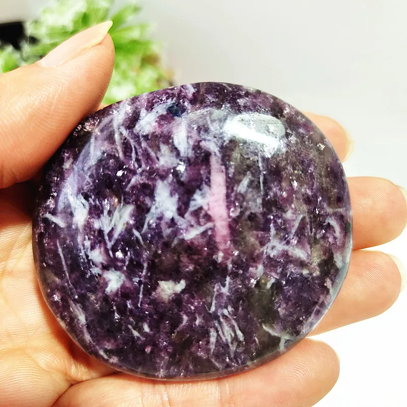 Natural Stone Lilac Purple Cloud Mother Palm Stone Voodoo Spirit Meditation Energy Feng Shui Crystal Room Ornament
Natural Stone Lilac Purple Cloud Mother Palm Stone Voodoo Spirit Meditation Energy Feng Shui Crystal Room Ornament