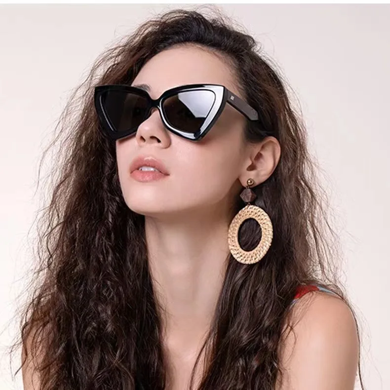 Big Frame Cat Eye Sunglasses Women 2022 Luxury Brand Designer Fashion Sun Glasses Vintage Retro UV400 Shades For Women
Big Frame Cat Eye Sunglasses Women 2022 Luxury Brand Designer Fashion Sun Glasses Vintage Retro UV400 Shades For Women