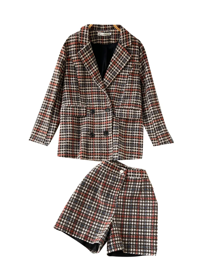 Foamlina Women Vintage 2 Piece Set 2022 New Autumn Winter Notched Collar Long Sleeve Buttons Woolen Coat and Short Pants Suits
Foamlina Women Vintage 2 Piece Set 2022 New Autumn Winter Notched Collar Long Sleeve Buttons Woolen Coat and Short Pants Suits