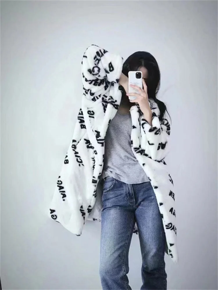Winter Coat Women Thick Anti -30 Cold Cotton Coats 2022 New Temperament Light Luxury White Long Loose Split Faux Lamb Fur Coat
Winter Coat Women Thick Anti -30 Cold Cotton Coats 2022 New Temperament Light Luxury White Long Loose Split Faux Lamb Fur Coat