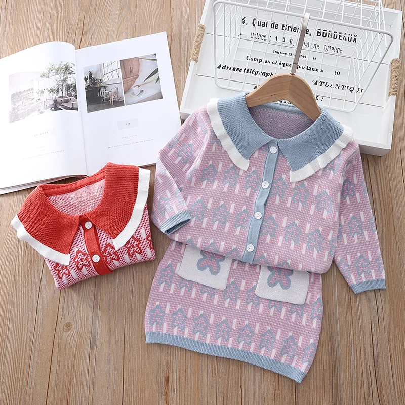 2022 Autumn new sweet Cardigan Sweater Wrap skirt Two-piece Set winter Baby Girl Small incense wind knitted Sweater Set
2022 Autumn new sweet Cardigan Sweater Wrap skirt Two-piece Set winter Baby Girl Small incense wind knitted Sweater Set