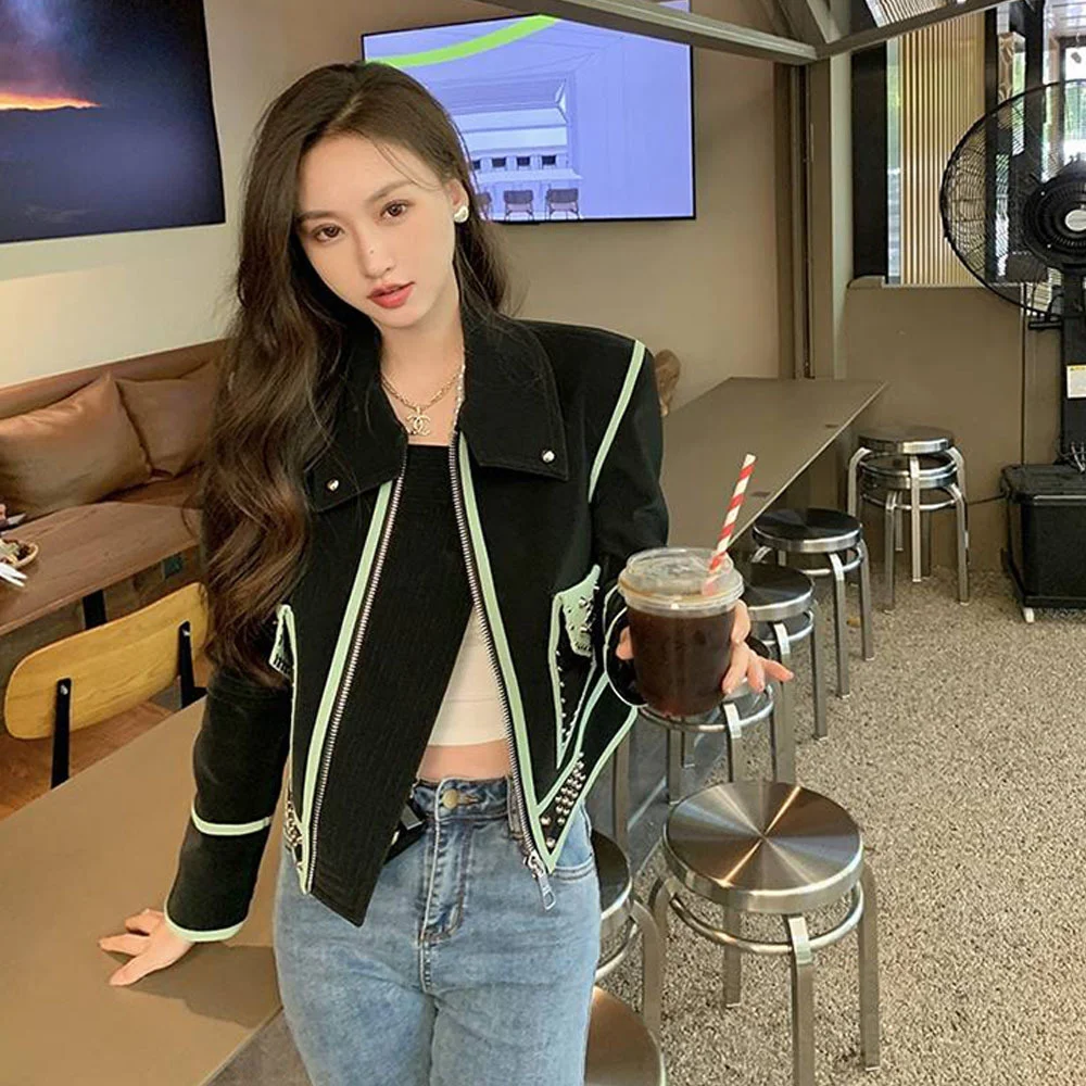 Plus Size 4XL Women's 2022 Early Spring New Color Matching Lapel Jacket Coat Female Short Rivet Casual Chic Zipper Outerwear
Plus Size 4XL Women's 2022 Early Spring New Color Matching Lapel Jacket Coat Female Short Rivet Casual Chic Zipper Outerwear